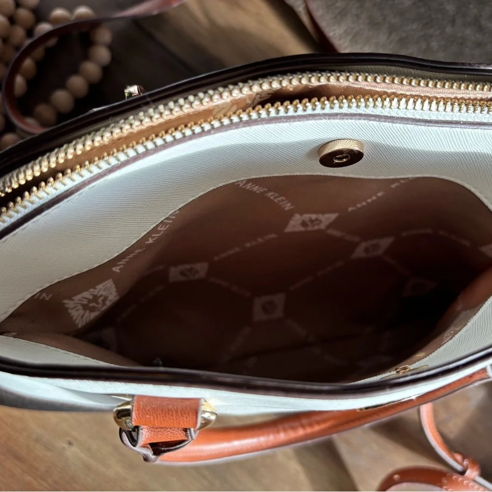 Anne Klein Beige Logo Lining Satchel Pre-loved Excellent Condition - Picture 8 of 9